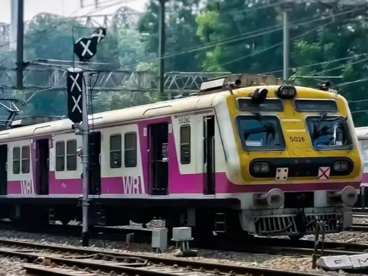 Mumbai Local Train : अरे देवा! ऐन गणेशोस्तवात रेल्वेचा मेगाब्लॉक; सणासुदीच्या दिवसात प्रवाशांचा खोळंबा title=