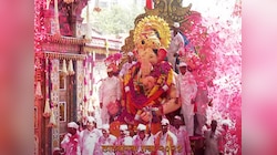 Lalbaugcha Raja 2024 : पालखी निघाली राजाची... लालबागच्या राजाच्या विसर्जन मिरवणुकीतील नजर रोखणारे Photos 