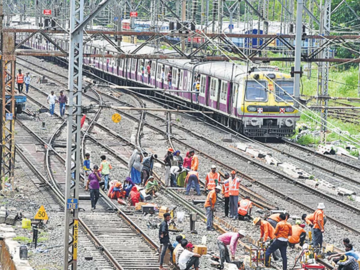 मुंबईकरांनो लक्ष द्या! पश्चिम रेल्वेवर 10 तासांचा ब्लॉक, तर रविवारी मध्य रेल्वेवरही खोळंबा; असं असेल लोकलचं वेळापत्रक  title=