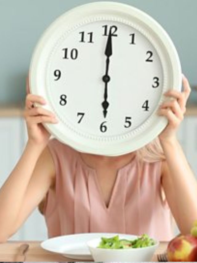 What time should we eat food in the morning and evening