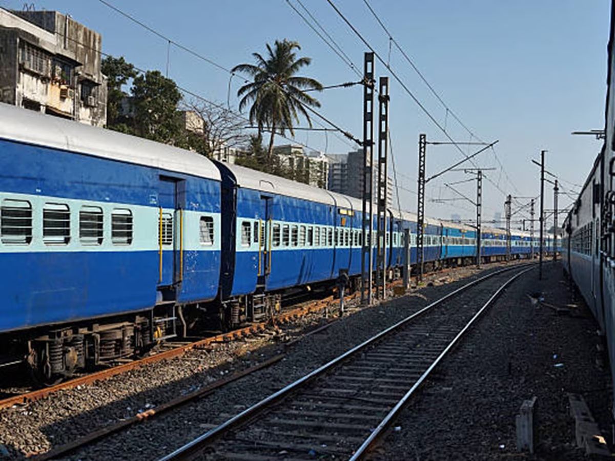 Nearest indian railway station to nepal distance