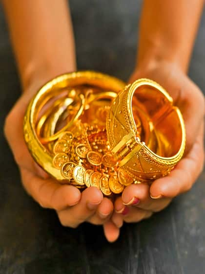 Gold Price Down Before Navaratri Chance to buy Utility Marathi News