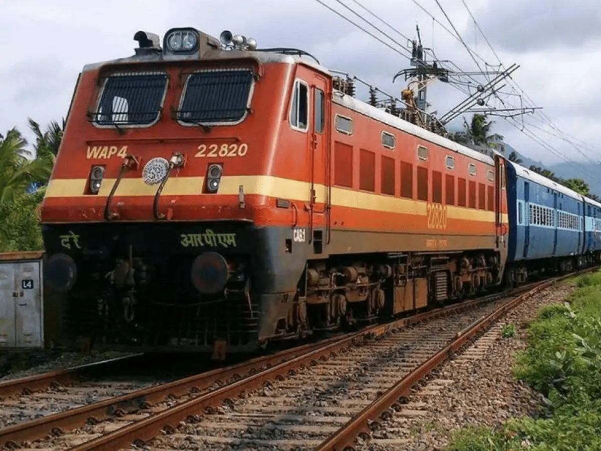 Indian Railway Exam Tips: रेल्वेत नोकरी हवीये? परीक्षेसाठी अशी करा तयारी, आजपासूनच या टिप्स फॉलो करा 