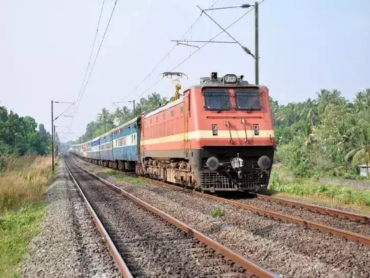 आता Confirm तिकीट मिळणारच; दसऱ्यापासून दिवाळीपर्यंत Indian Railway ची प्रवाशांसाठी खास सोय!  title=