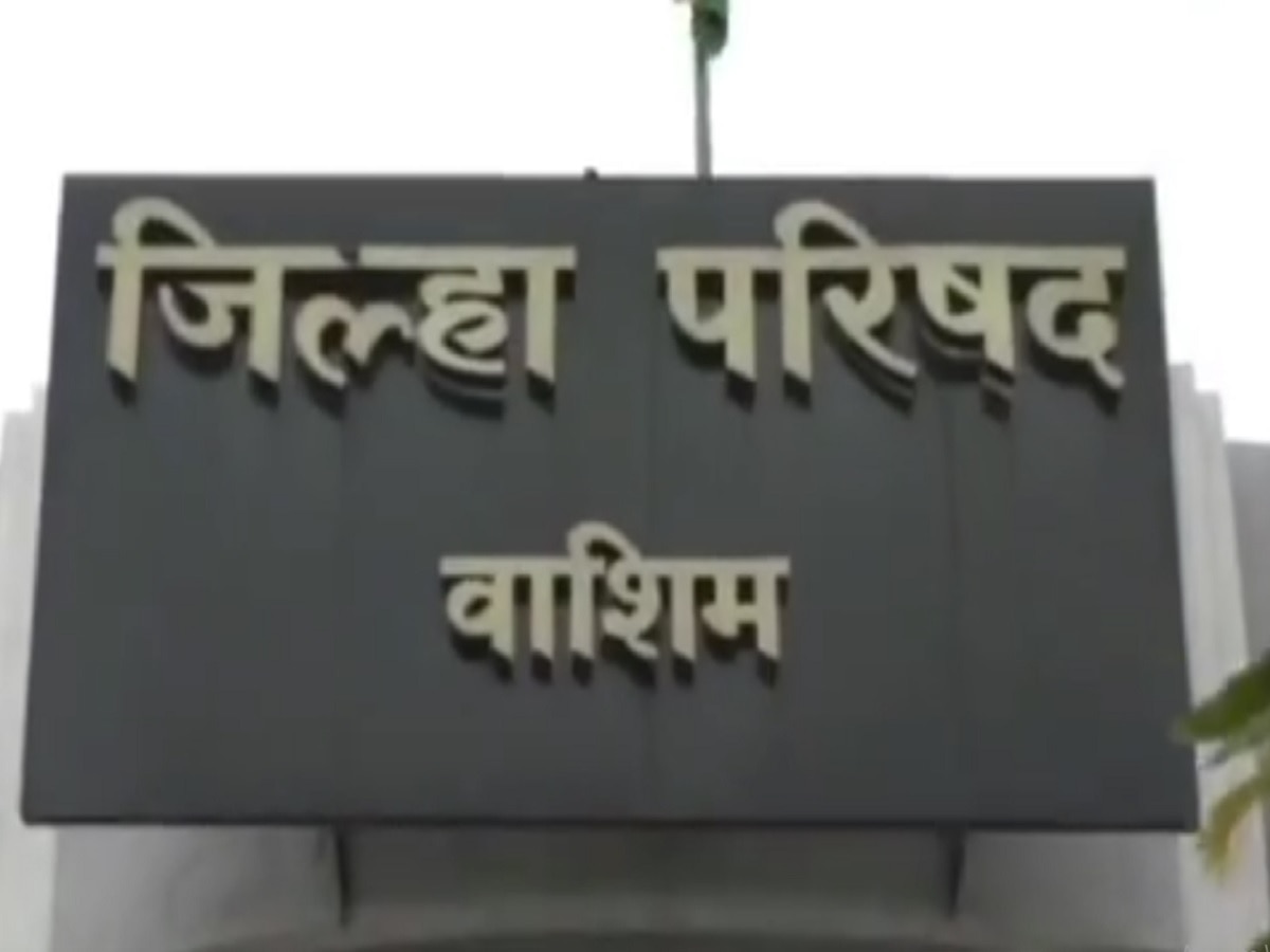 एक दोन नाही तब्बव 3000 कर्मचाऱ्यांचे अधिकाऱ्याविरोधात सामूहिक रजा आंदोलन; नेमकं झालयं तरी काय? title=