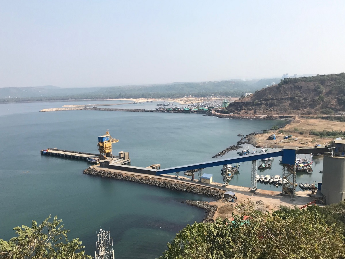 महाराष्ट्रातील पहिला अतिविशाल प्रकल्प कोकणात! रत्नागिरीत 29550 कोटींची गुंतवणुक, 38000 नोकऱ्या महाराष्ट्रातील पहिला अतिविशाल प्रकल्प कोकणात! रत्नागिरीत 29550 कोटींची गुंतवणुक, 38000 नोकऱ्या
