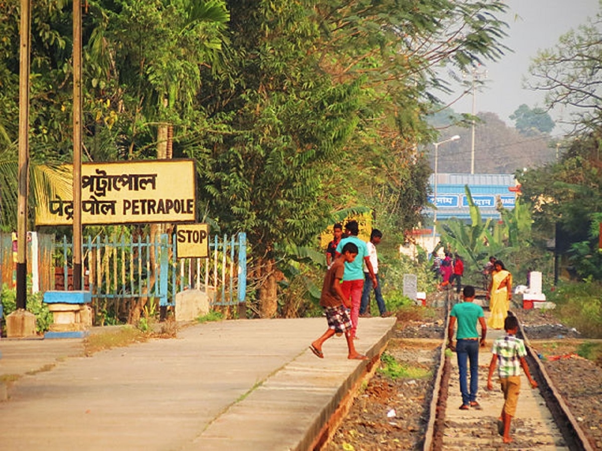 Indian Railway stations where you need passport visa for platform access