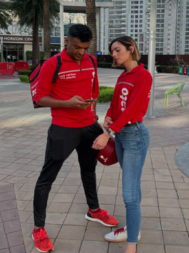 Zomato CEO, deepinder goyal, Deepinder Goyal News, Deepinder Goyal wife Grecia Munoz, Grecia Munoz, Grecia Munoz as Delivery Agents, Zomato CEO Deepinder Goyal, Zomato News