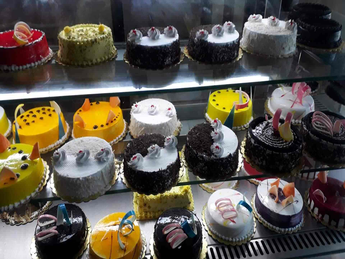 केक खाण्याचे शौकीन असाल तर सावधान! Red Velvet सह 12 केकमुळे कॅन्सर होण्याची भीती? सरकारचा अहवाल केक खाण्याचे शौकीन असाल तर सावधान! Red Velvet सह 12 केकमुळे कॅन्सर होण्याची भीती? सरकारचा अहवाल