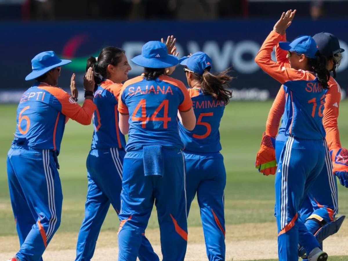 IND vs PAK पत्त्यासारखी विखुरली पाकिस्तानची टीम; कर्णधारही बाद, शंभरी