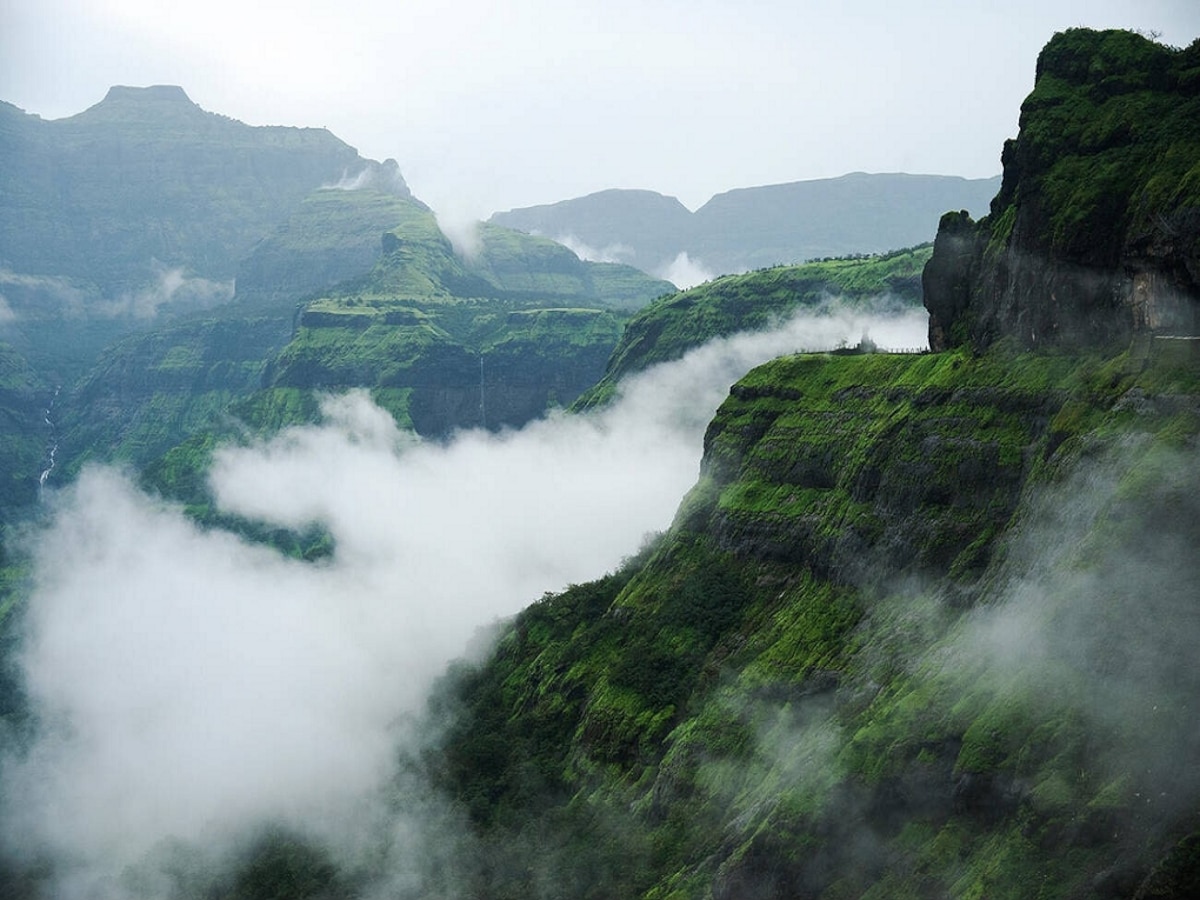 Maharashtra Weather News : मान्सून 2.0; वादळी वारे अन् विजांचा कडकडाट, परतीच्या पावसानं वाढवली चिंता  title=