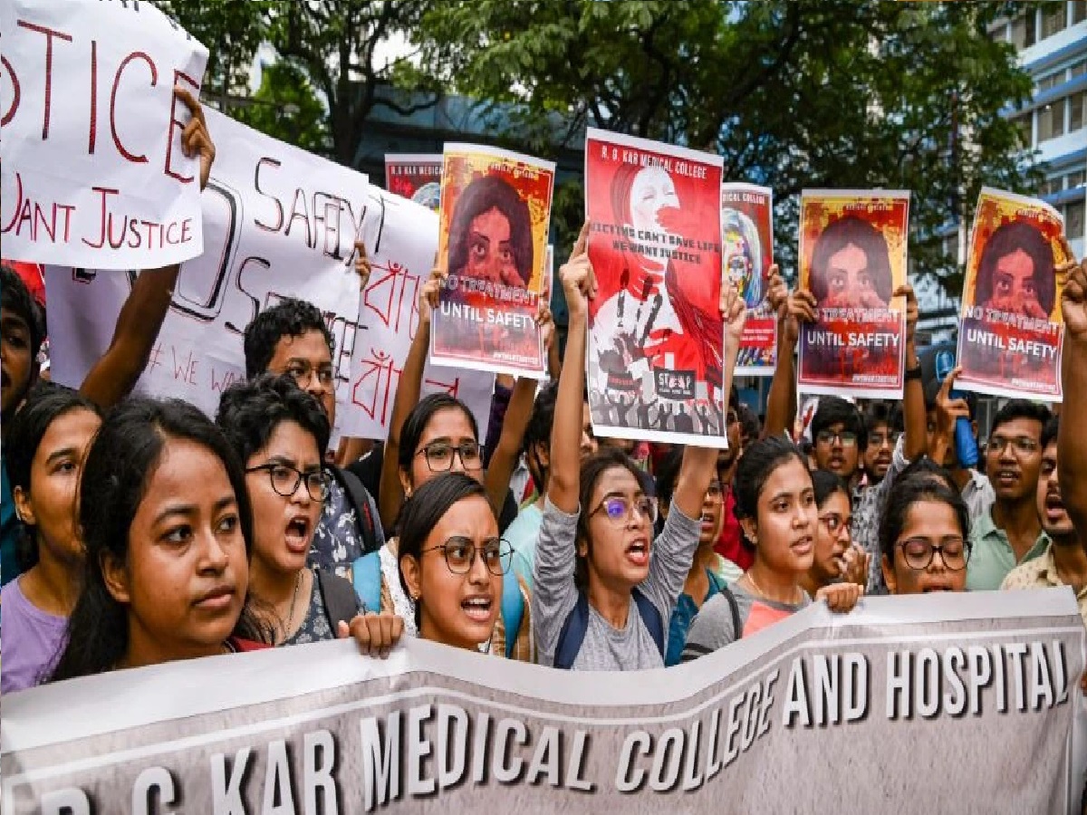 कोलकाता महिला डॉक्टर अत्याचार आणि हत्या प्रकरणात मोठा खुलासा, तो गँगरेप नाही तर... सीबीआय चार्जशीट दाखल कोलकाता महिला डॉक्टर अत्याचार आणि हत्या प्रकरणात मोठा खुलासा, तो गँगरेप नाही तर... सीबीआय चार्जशीट दाखल