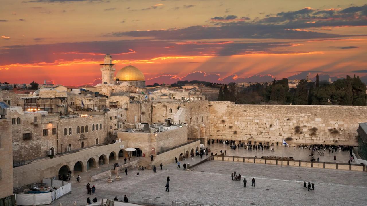 israel why jews cry at Western Wall know history