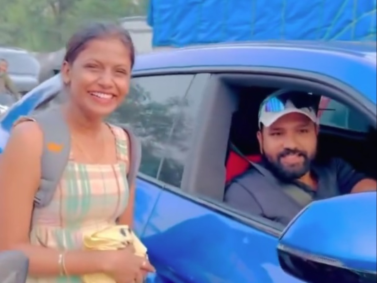 रोहित शर्माने भर ट्राफिकमध्ये तरुणीसाठी गाडी थांबवली, पुढे काय केलं पाहा; कौतुक केल्याशिवाय राहवणार नाही रोहित शर्माने भर ट्राफिकमध्ये तरुणीसाठी गाडी थांबवली, पुढे काय केलं पाहा; कौतुक केल्याशिवाय राहवणार नाही