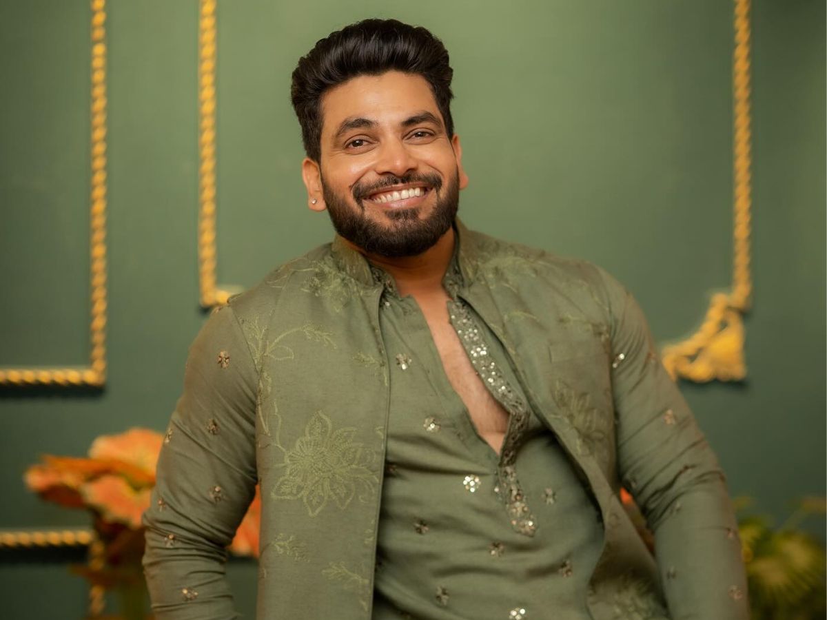 आधी 'बिग बॉस' जिंकला अन् आता लॉटरीत घर लागलं... किंमत ऐकून व्हाल थक्क! शिव ठाकरेचं नशीब जोरावर आधी 'बिग बॉस' जिंकला अन् आता लॉटरीत घर लागलं... किंमत ऐकून व्हाल थक्क! शिव ठाकरेचं नशीब जोरावर