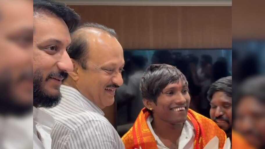 सुरज चव्हाणचा डायलॉग आणि खळखळून हसले अजित पवार! आयुष्यातली 'ती' इच्छा पूर्ण करण्याचे दिले आश्वासन