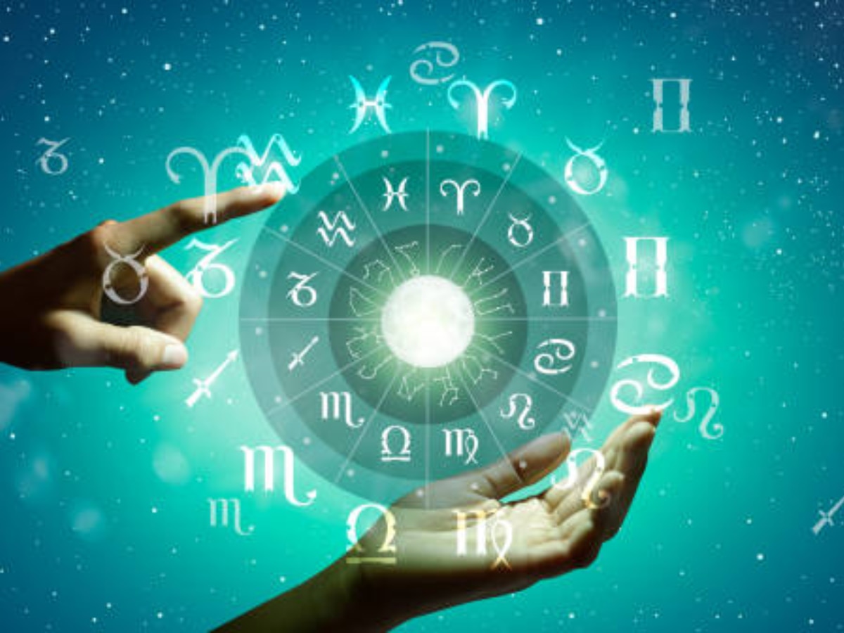 Horoscope : जॉबमध्ये मिळेल प्रमोशन, आर्थिक स्थितीमध्ये होईल सुधार, कसा असेल आजचा दिवस  title=