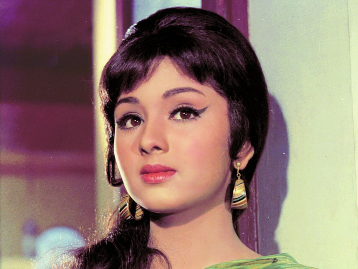 When Kishore Kumar proposed marriage to Leena Chandavarkar on their 1st meeting