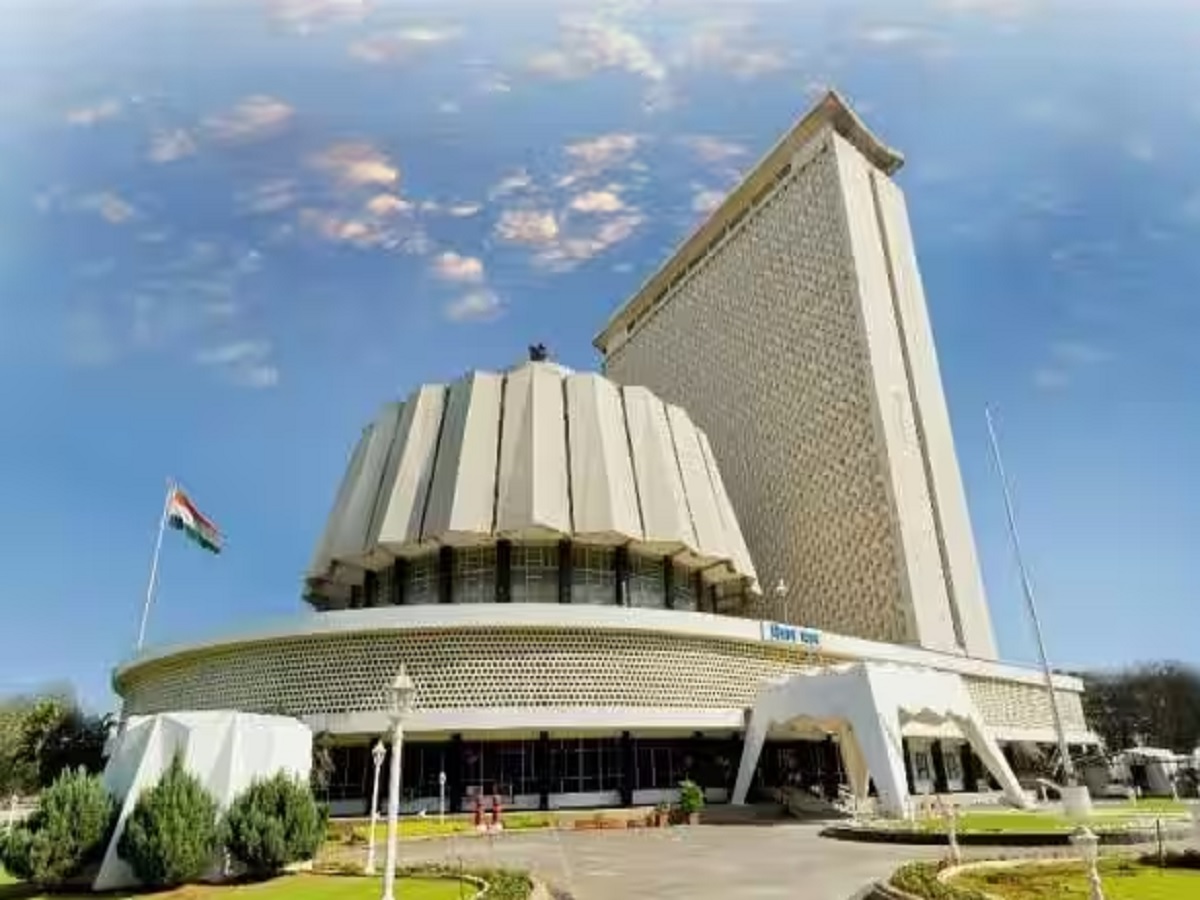 महाराष्ट्राच्या राजकारणातील 5 वर्षांपासून प्रलंबीत प्रश्नावर मोठी अपडेट; 7 आमदारांची नावे राज्यपालांकडे पाठवली महाराष्ट्राच्या राजकारणातील 5 वर्षांपासून प्रलंबीत प्रश्नावर मोठी अपडेट; 7 आमदारांची नावे राज्यपालांकडे पाठवली