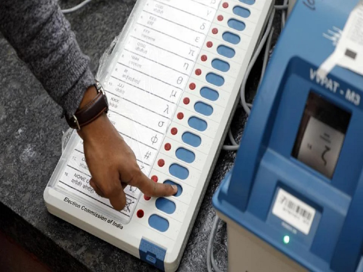 EVM ची बॅटरी जास्त चार्ज झाल्यामुळं काँग्रेसचा पराभव? निवडणूक आयोगानं स्पष्टच सांगितलं...  title=