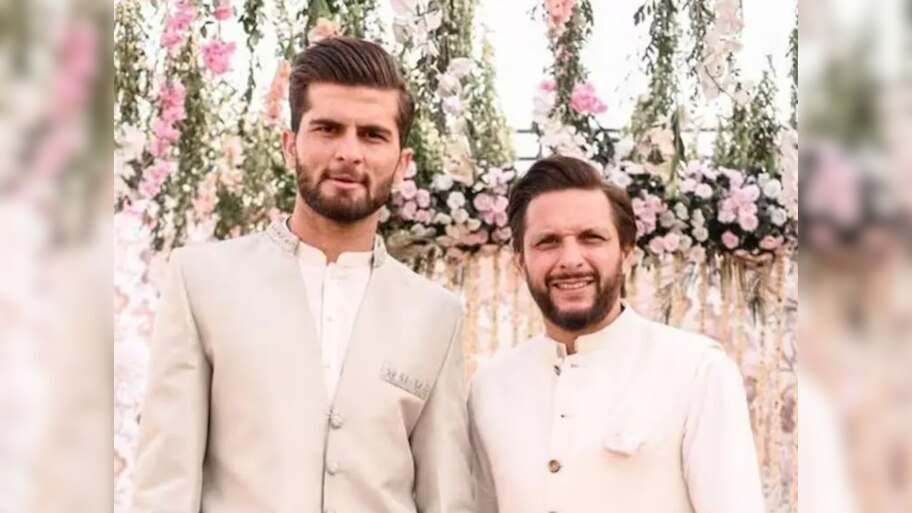 जावई संघाबाहेर जाताच शाहिद आफ्रिदीने केले अजब विधान, सोशल मीडियावर पडला कमेंट्स पाऊस
