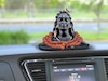  कारमध्ये देवाची मूर्ती