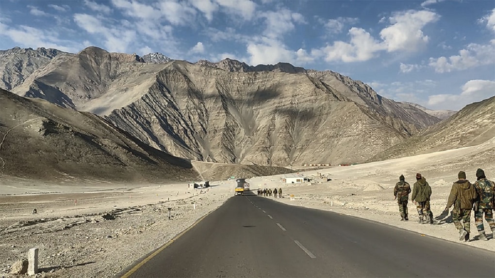 leh ladakh Magnetic Hill zero gravity place  