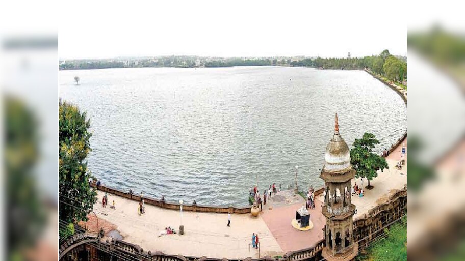 अथांग समुद्र नाही तरीही इथं फिरताना येतो चौपाटीचा फिल! महाराष्ट्रातील ...