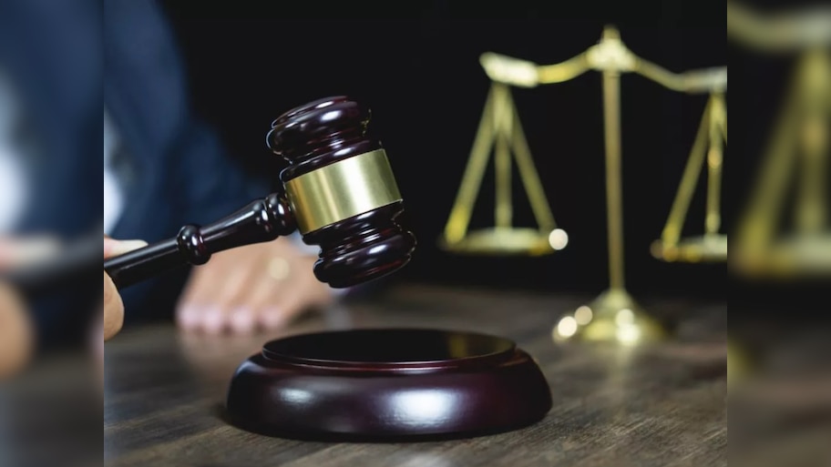बलात्काराच्या गुन्ह्यात 'त्याने' भोगली 4 वर्षे शिक्षा, आता 'ती' तरुणी तुरुंगात आणि तो बाहेर; काय आहे प्रकरण?