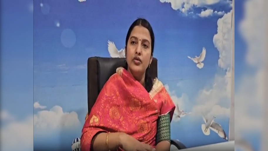 'पक्ष धृतराष्ट्रासारखा झालाय...' उमेदवारी न मिळाल्यानं महिला नेत्यांचे डोळे पाणावले  