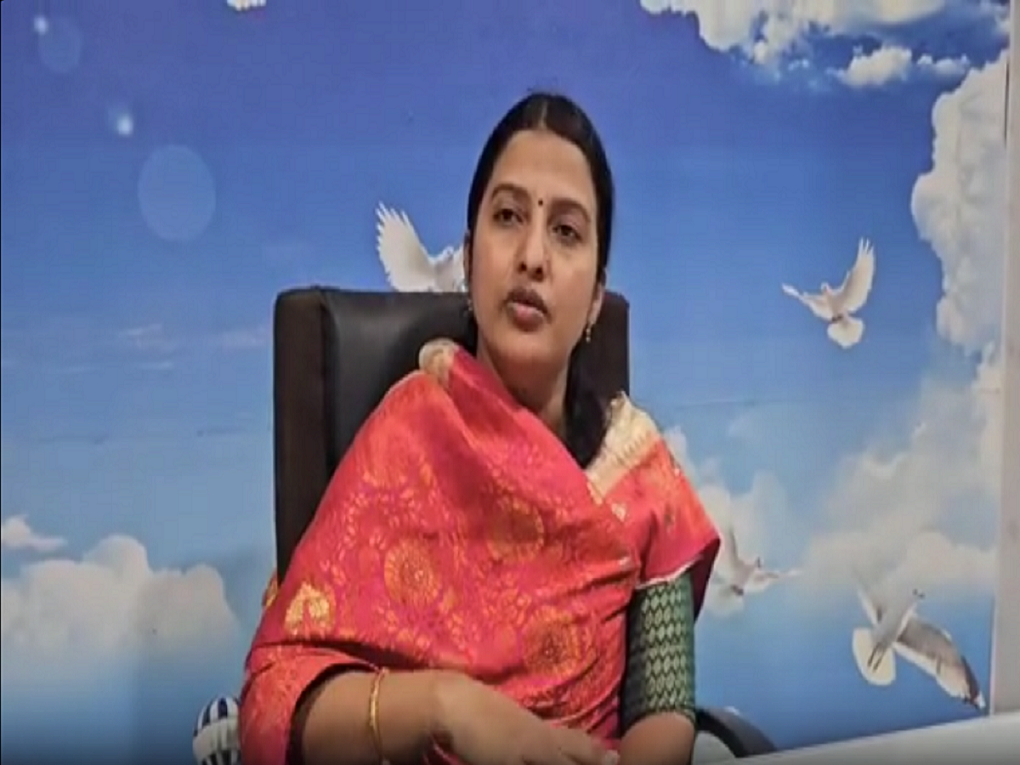 'पक्ष धृतराष्ट्रासारखा झालाय...' उमेदवारी न मिळाल्यानं महिला नेत्यांचे डोळे पाणावले 'पक्ष धृतराष्ट्रासारखा झालाय...' उमेदवारी न मिळाल्यानं महिला नेत्यांचे डोळे पाणावले