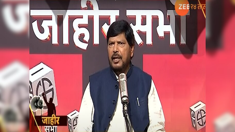 तुम्हाला कविता नेमक्या सुचतात कशा? रामदास आठवलेंनी अखेर केला उलगडा, 'लोक टाळ्या....'