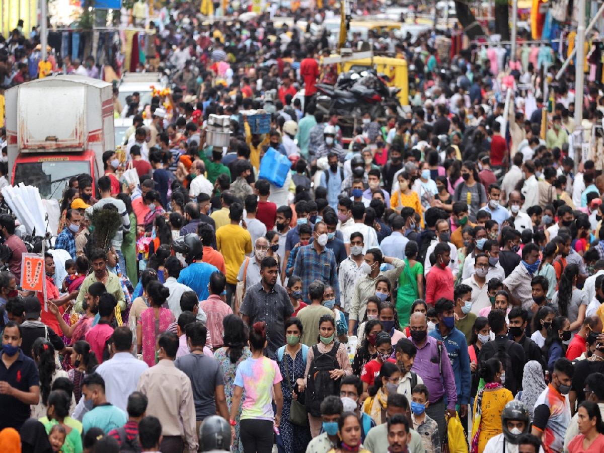 मुंबईला आजारपणाचा विळखा; सणासुदीच्या दिवसांमध्ये कोणतं संकट घोंगावतंय?  title=