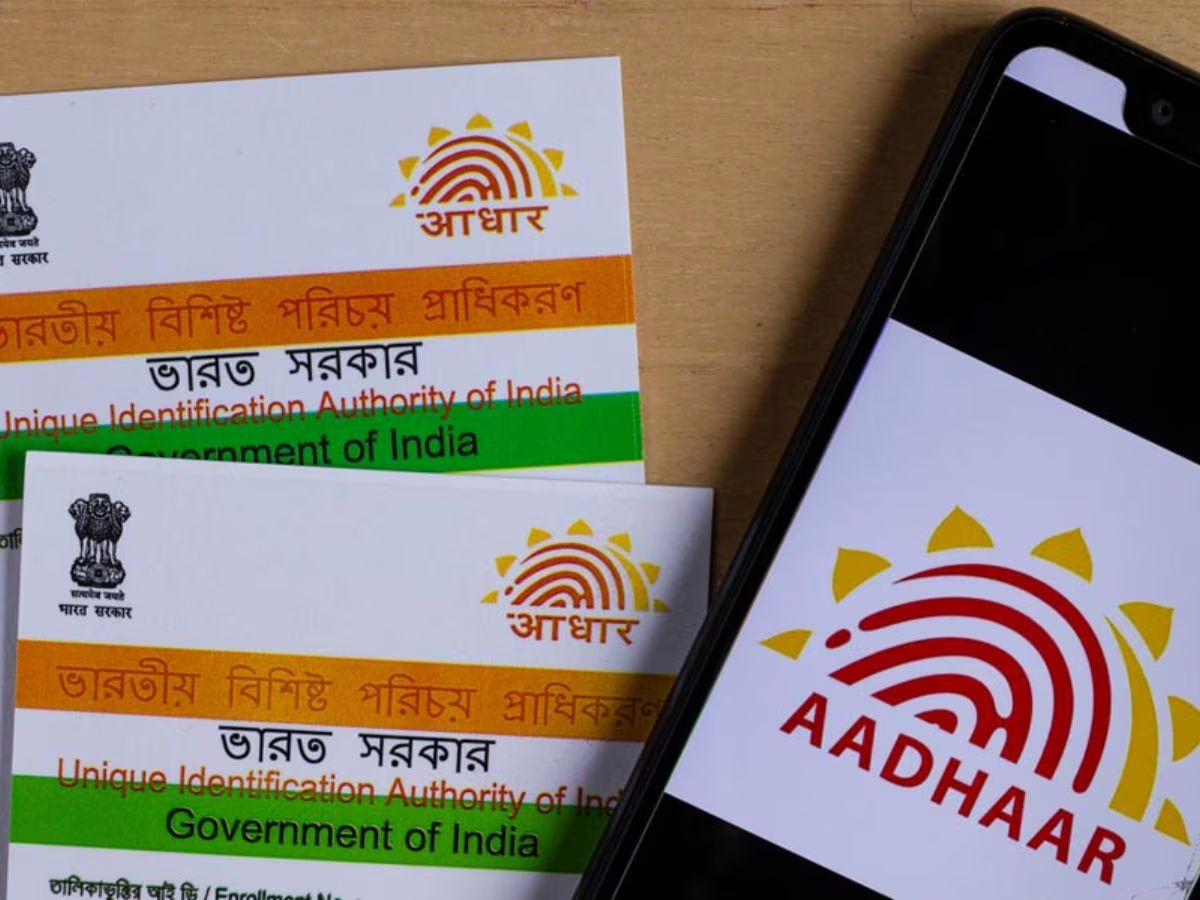 वय निश्चित करण्यासाठी आधार कार्ड पुरावा म्हणून वापरु शकतो का? सर्वोच्च न्यायालायाचा आदेश एकदा वाचाच वय निश्चित करण्यासाठी आधार कार्ड पुरावा म्हणून वापरु शकतो का? सर्वोच्च न्यायालायाचा आदेश एकदा वाचाच