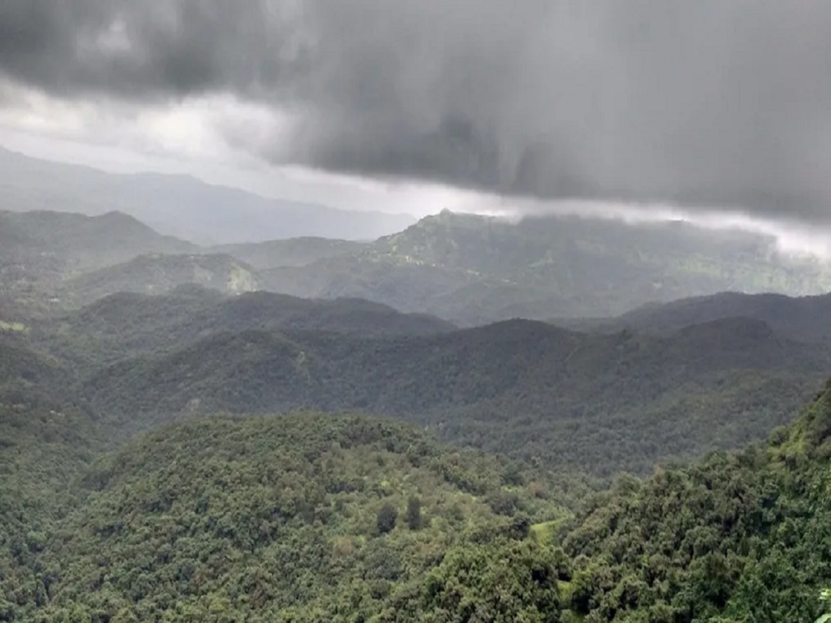 Maharashtra Weather News : ढगांचं सावट दूर लोटत राज्यभरात थंडीची चाहूल, तापमानात किती अंशांची घट?  title=