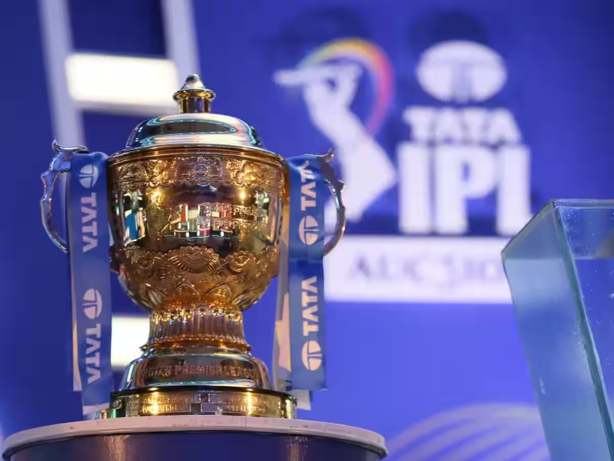 एक नाही दोन नाही तर तब्ब्ल पाच कर्णधारांना डच्चू, IPL जिंकवून देणाऱ्याचाही पत्ता कट!  title=