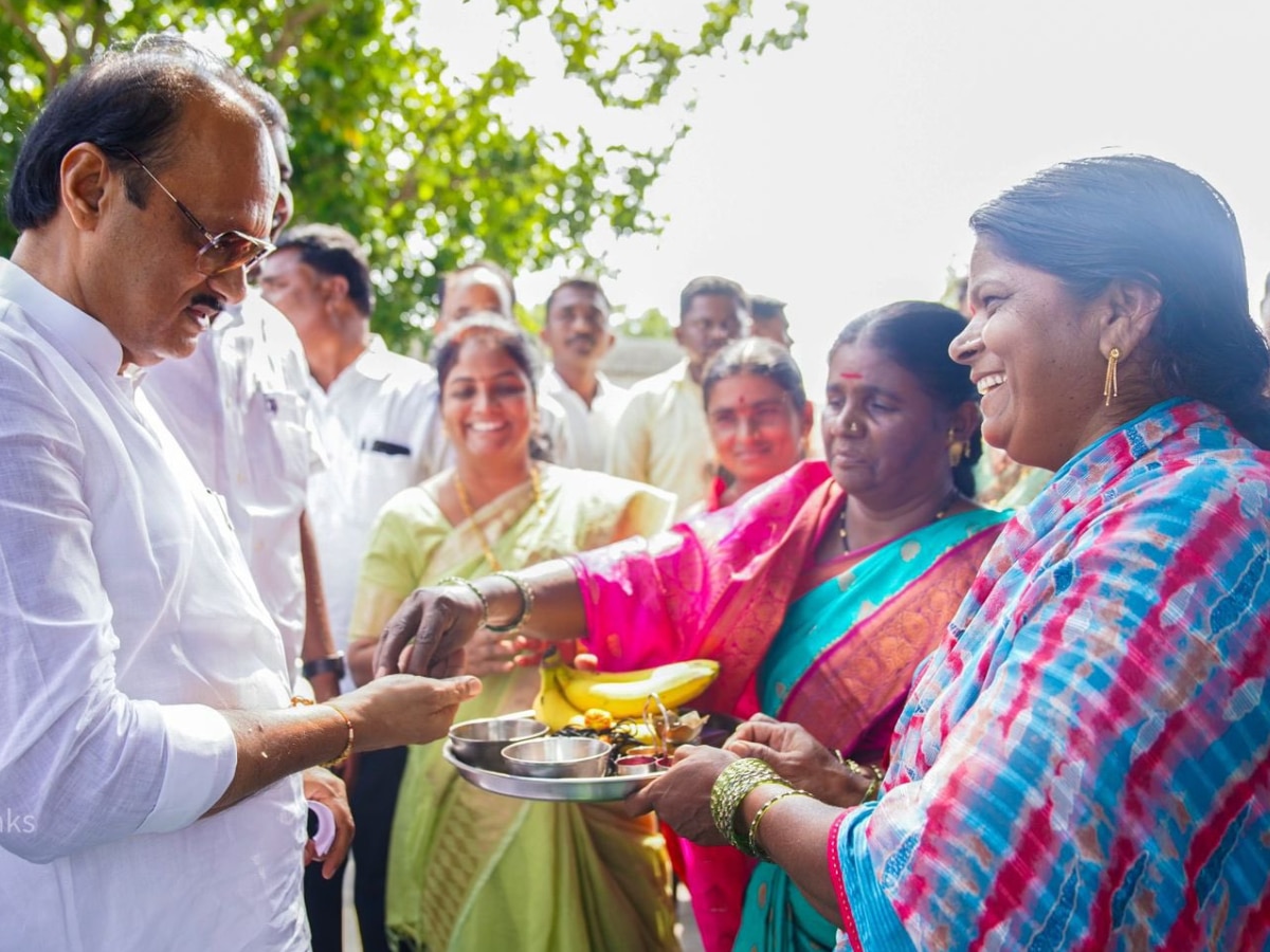 Baramati Supriya Sule Bhaubeej Pawar Photos without Ajit Pawar