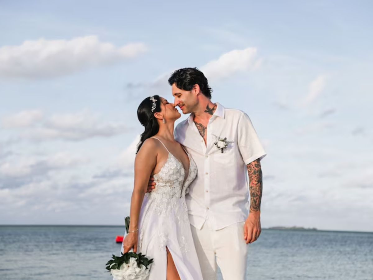 Sunny leone daniel weber renewed vows white wedding after 13 years of marriage