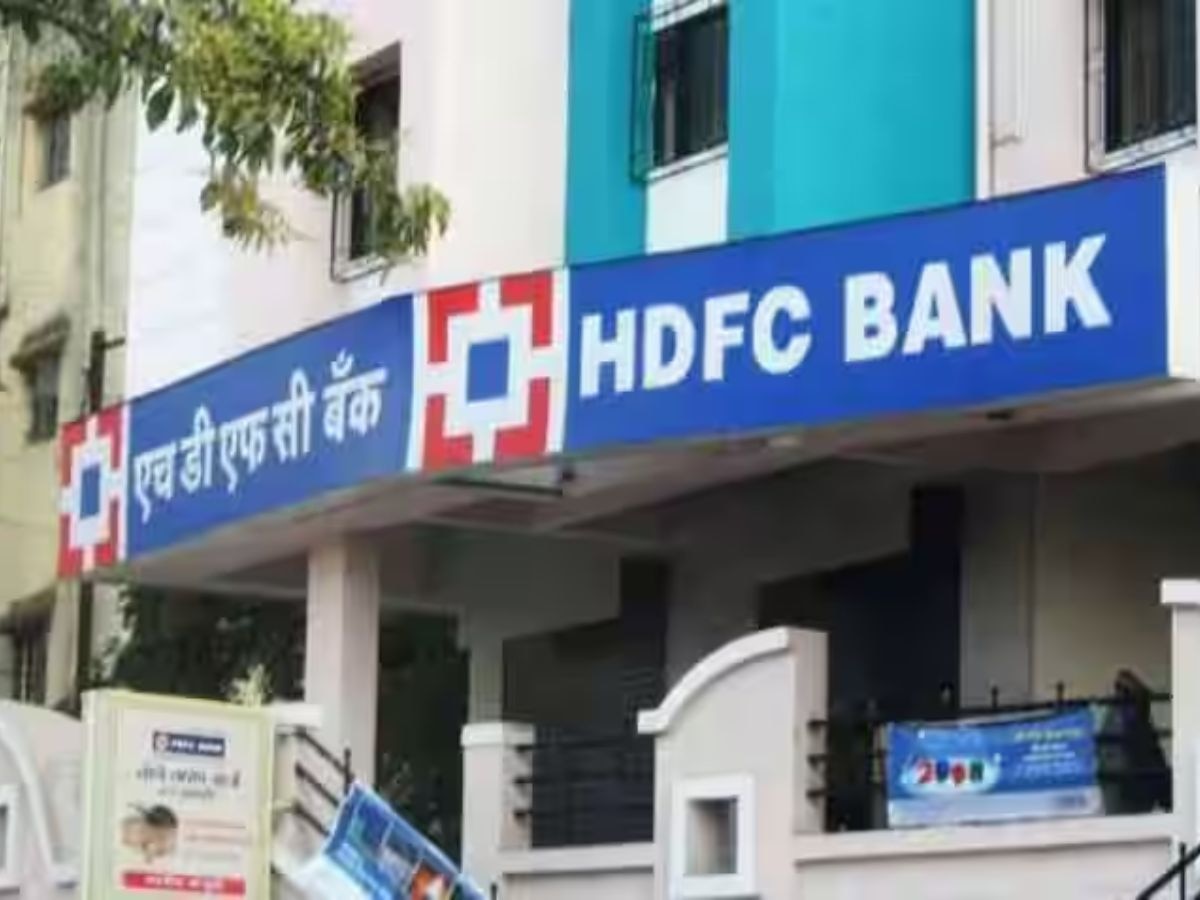  HDFC मधून गृहकर्ज घेतलंय? बँकेच्या 'या' निर्णयामुळं ग्राहकांचे EMI वाढणार title=