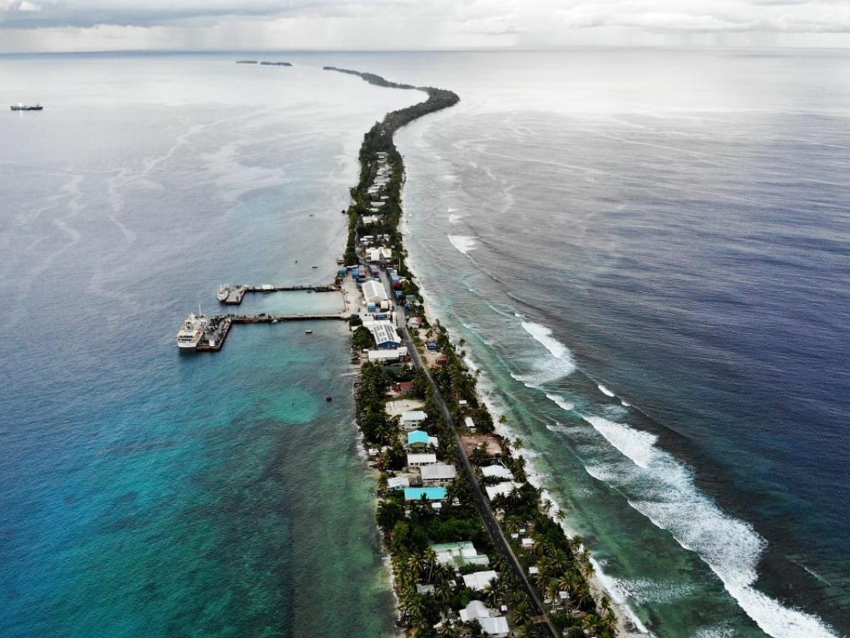 Smallest countries in the world Tuvalu sinking into the ocean