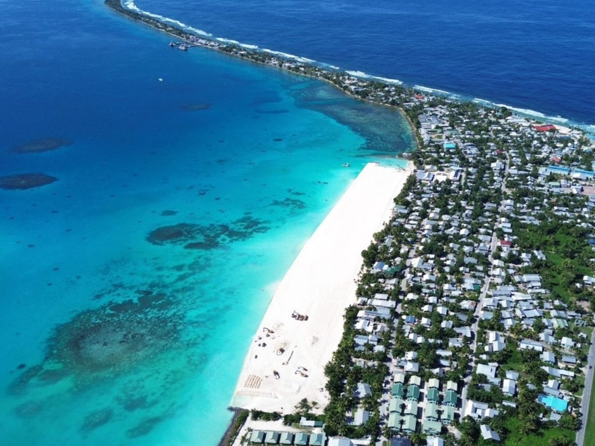 Smallest countries in the world Tuvalu sinking into the ocean