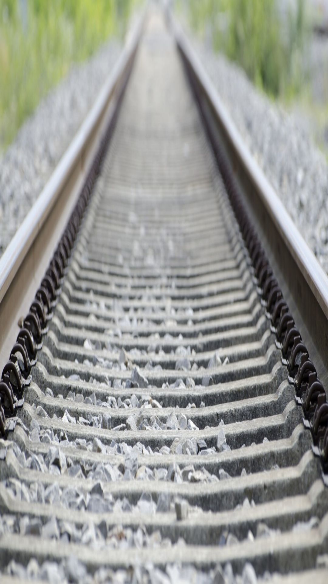 Indian Railway Tracks made of which metal intresting Facts