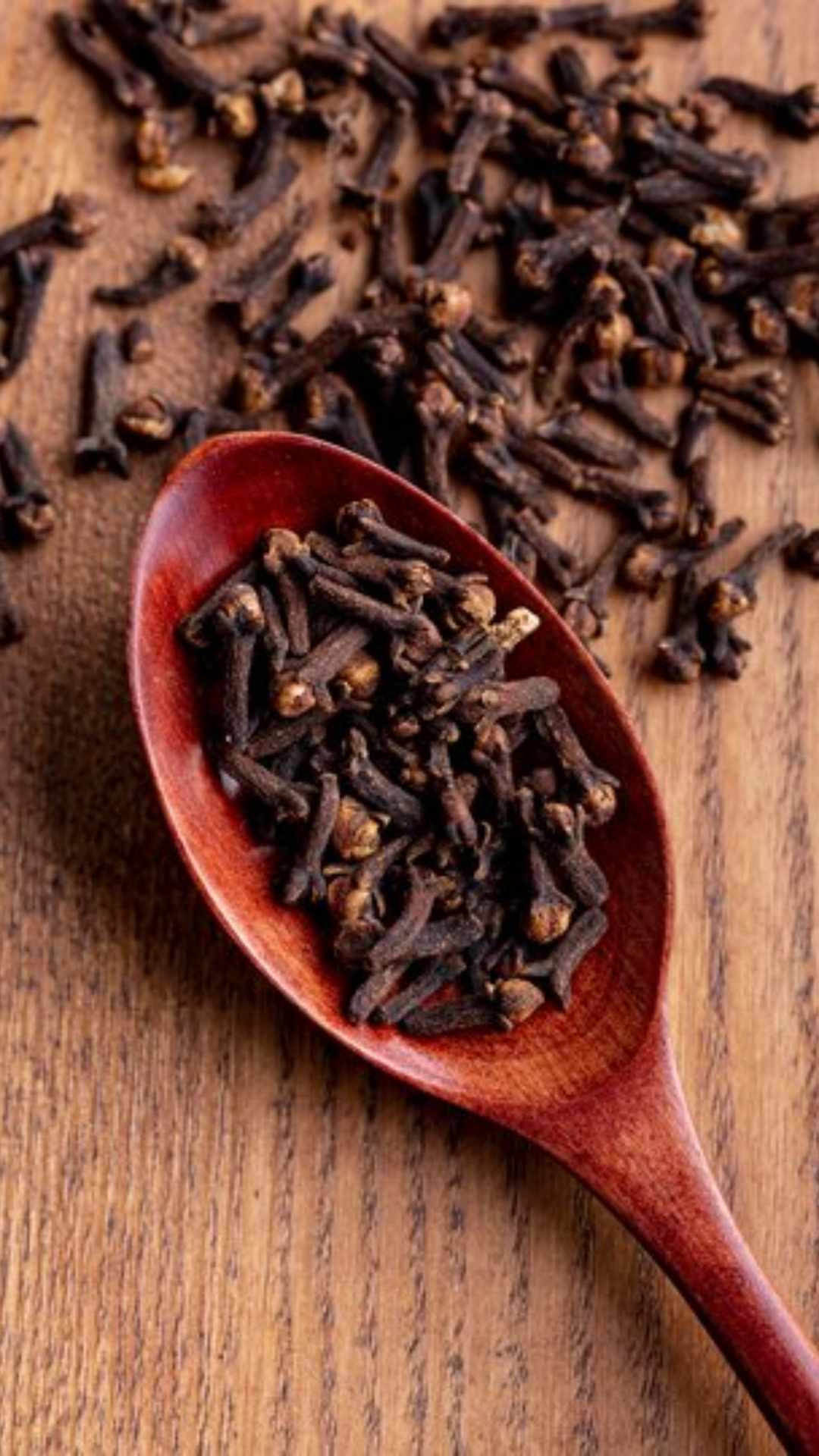 cloves, benefits of cloves, can you put cloves in your mouth while sleeping, What is the best way to take cloves, What are the side effects of clove flower, Is it good to chew cloves at night, लवंग, मराठी बातम्या, बातम्या 