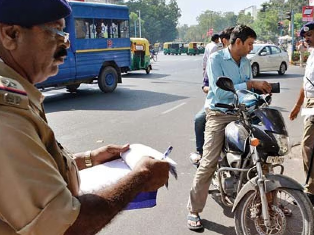 Traffic rules slippers while bike ride fine Challan Marathi News