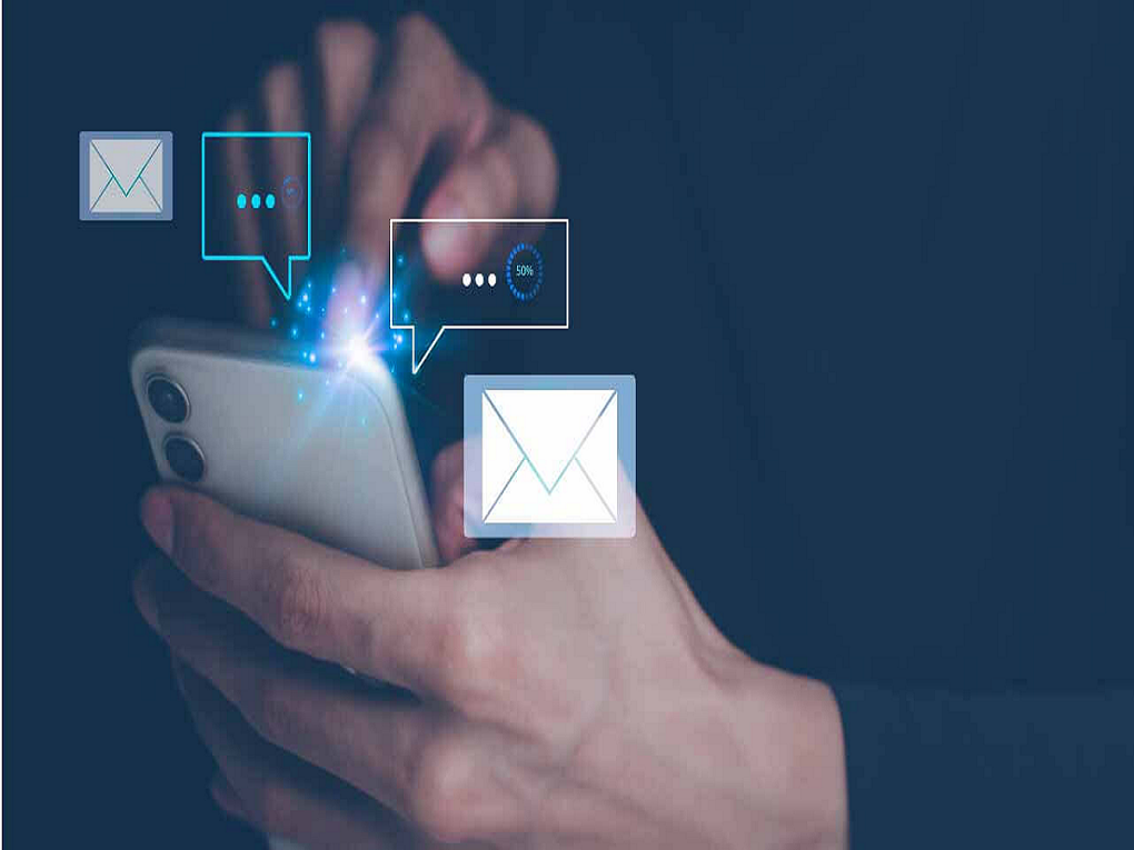 3 डिसेंबर... याच दिवशी पाठवण्यात आलेला पहिला SMS; त्यात काय लिहिलेलं माहितीये? 3 डिसेंबर... याच दिवशी पाठवण्यात आलेला पहिला SMS; त्यात काय लिहिलेलं माहितीये?