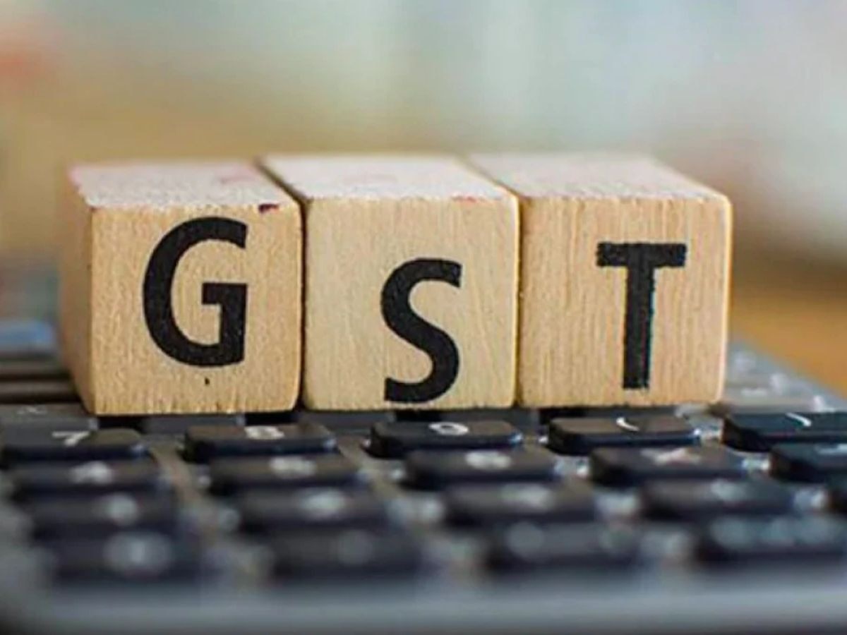 कोल्डड्रिंक, सिगरेट आणि तंबाखूवरील GST 35 टक्के वाढणार? 'या' वस्तूही महागण्याची शक्यता title=