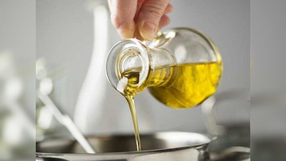 Cooking Oil : स्वयंपाकात वापरण्यात येणाऱ्या 'या' तेलामुळे तरुणांमध्ये वाढतोय कोलन कॅन्सरचा धोका!