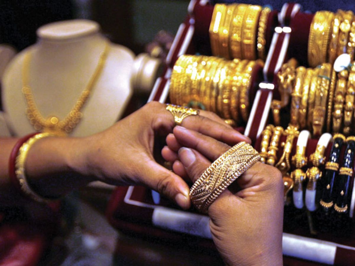 Gold Price Today: 'या' एका निर्णयामुळं सोनं झालं स्वस्त; जाणून घ्या  आजचा भाव