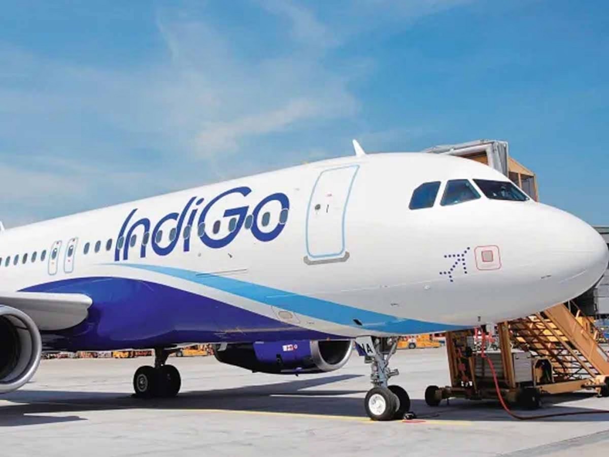 IndiGo ची दमदार ऑफर; रेल्वेच्या स्लीपर कोचच्या तिकीटात करा हवाई प्रवास, किंमत पाहून लगेच सहलीचे बेत आखाल...   title=