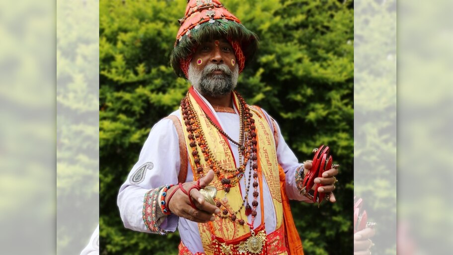 दरवर्षी ख्रिस्मसला सोशल मीडियावर चर्चेत येणारा वासुदेव नक्की काय?; who ...
